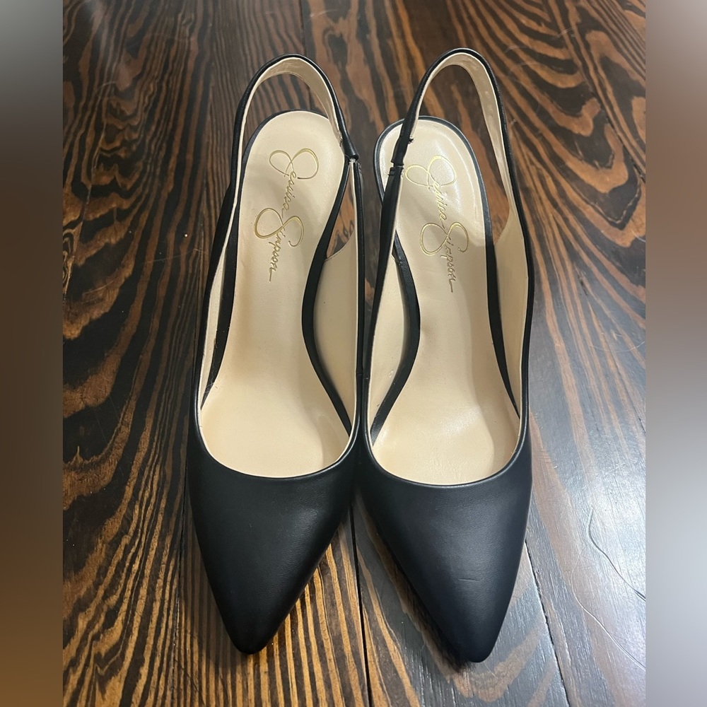 Almost new Jessica Simpson pumps size 8.5